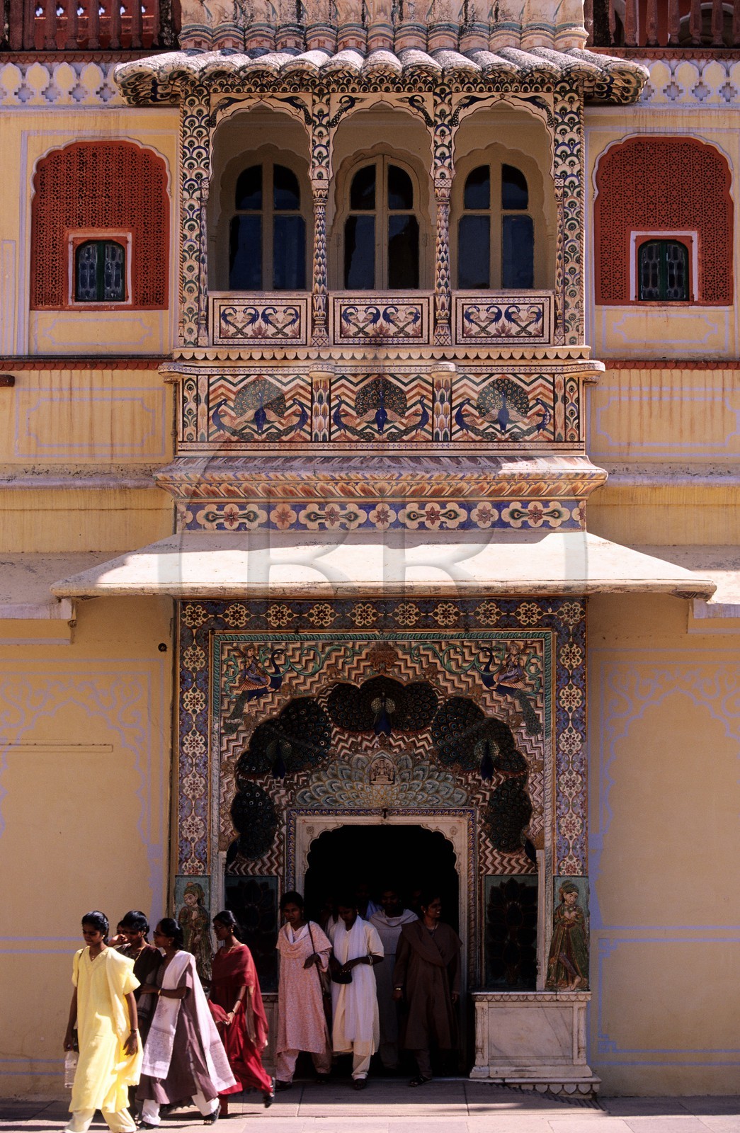 Inde, état du Rajasthan, Jaipur, le City Palace, Une des portes donnant sur la cour de Pritam Chowk