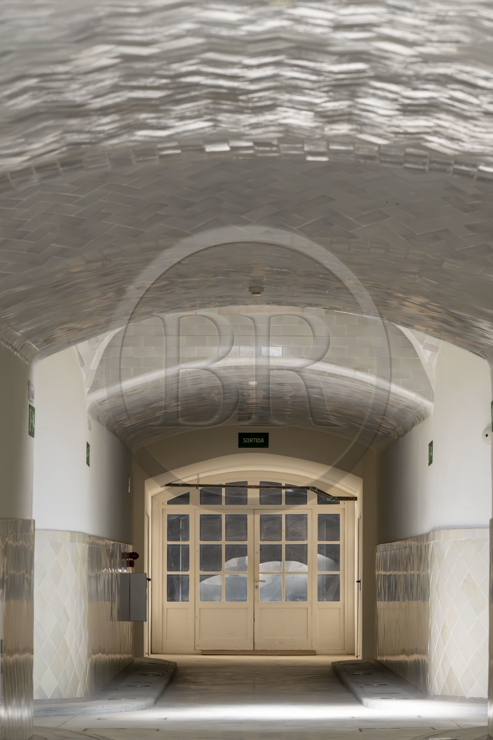 Espagne, Catalogne, Barcelone, quartier d'El Guinardo, ancien Hospital de la Santa Creu i de Sant Pau classé Patrimoine Mondial de l'UNESCO, de style moderniste par l'architecte Domenech i Montaner, aujourd'hui un musée et un centre culturel, il était composé de pavillons reliés par des souterrains