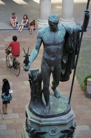 Italie, Lombardie, Milan, Académie de Brera (Accademia di Brera), Napoleon Ier en Mars pacificateur par Antonio Canova dans la cour intérieure du Palais Brera
