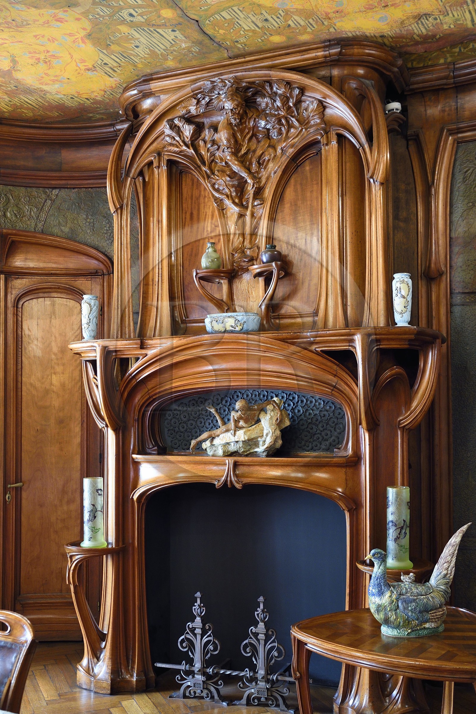 France, Meurthe-et-Moselle (54), Nancy, musée de l'Ecole de Nancy, salle à manger Masson de style Art Nouveau (1903-1906), mobilier et menuiseries par Eugène Vallin, panneaux de cuir et plafond de Victor Prouvé