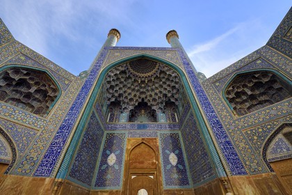 Iran, province d'Ispahan, Ispahan, place naghsh-i jahan aussi connue sous le nom de place Imam Khomeiny, classée au patrimoine mondial par l'UNESCO, la mosquée de l'Imam ou mosquée du Chah (Shah) avec son entrée monumentale