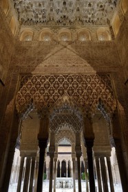 Spain, Andalusia, Granada, Alhambra Nasrid Palace, listed as World Heritage by UNESCO, Palace of the Lions patio (Patio de los Leones)