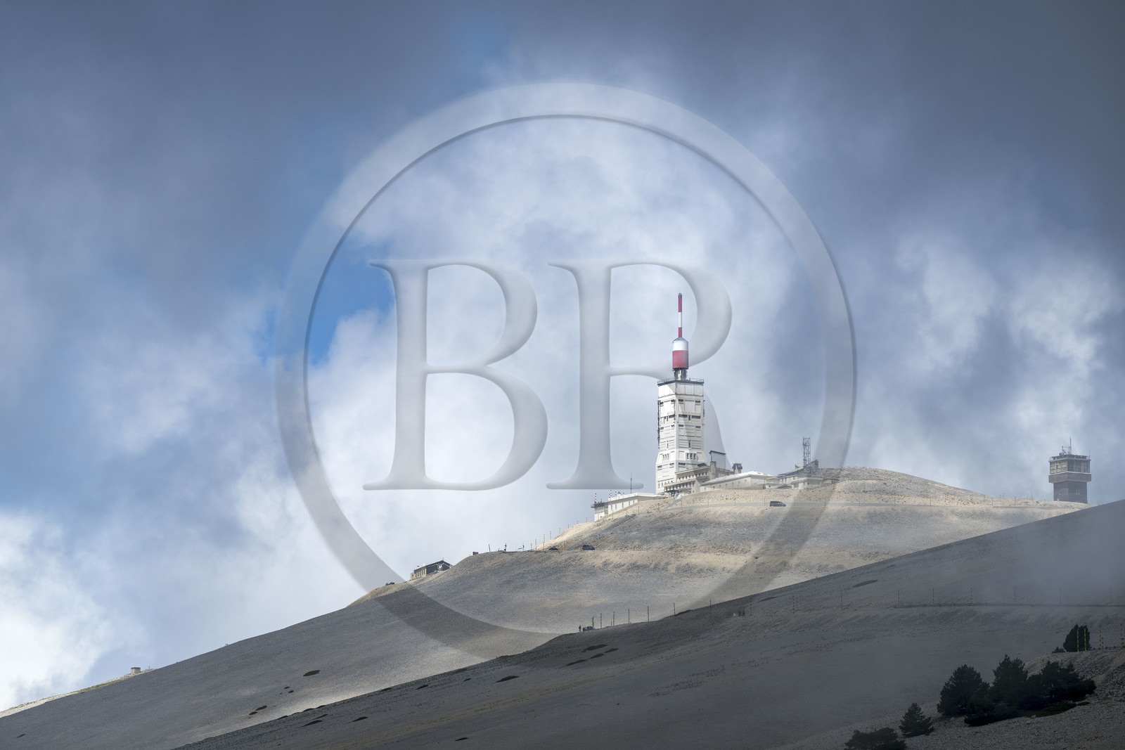France, Vaucluse (84), Parc Naturel Régional du Mont Ventoux, Bedoin, la station météo au sommet du Mont Ventoux (1910m)