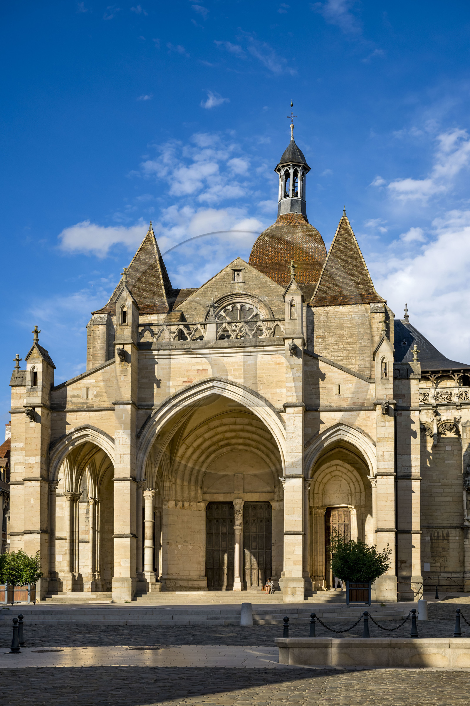 France, Cote d'Or, Climats terroirs of Burgundy listed as World Heritage by UNESCO, Beaune, collégiale Notre-Dame de Beaune basilica