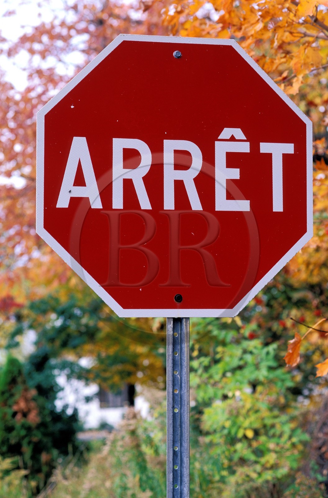 Canada, province de Québec, panneau Stop en québécois