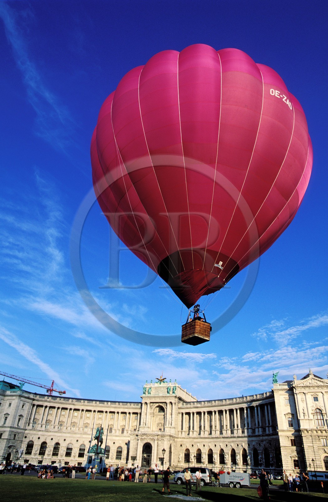 Austria, Vienna, Helden Platz (Heroes square), take off of a hot air balloon in front of Hofburg Imperial Palace