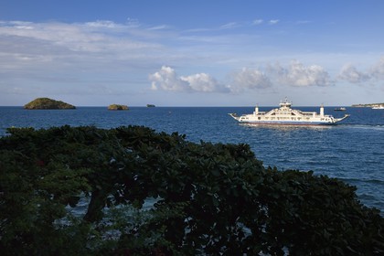 France, Ile de Mayotte, Petite-Terre, Dzaoudzi, départ de la barge pour Mamoudzou sur Grande-Terre