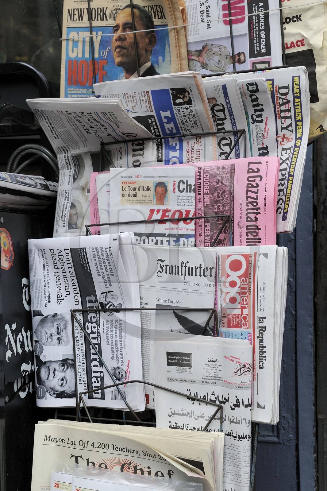 United States, New York, Manhattan, sale of the international press