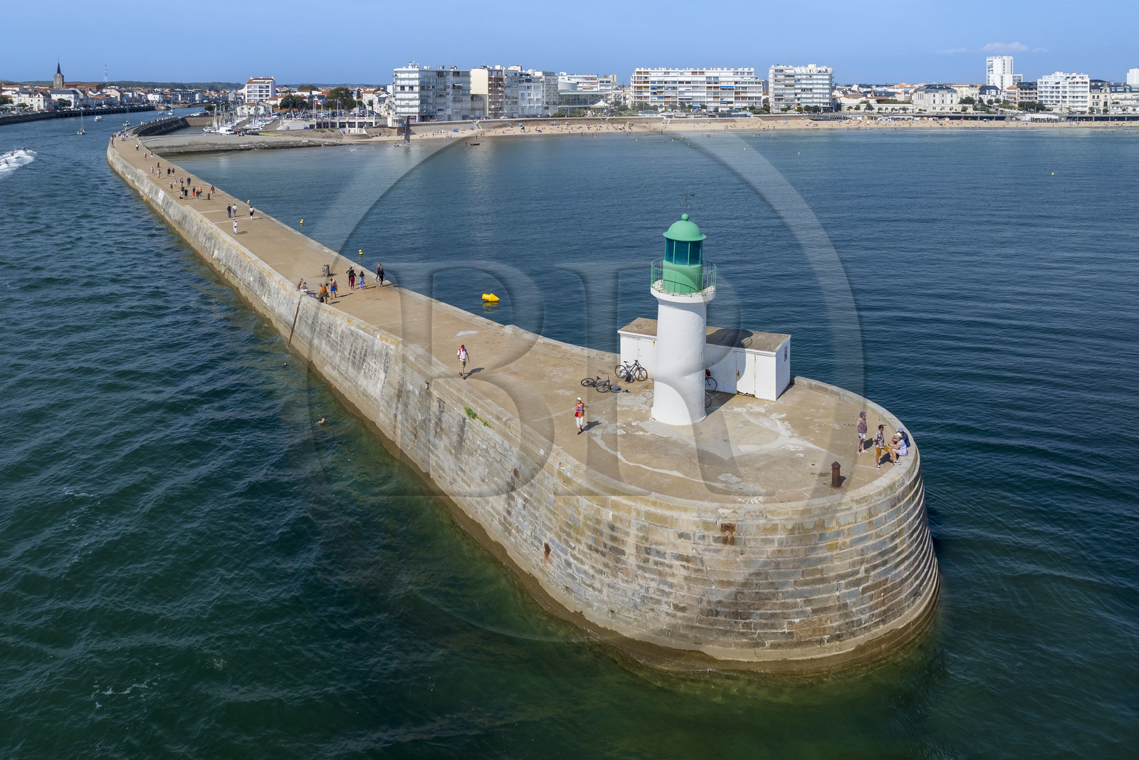 France, Vendée (85), Les-Sables-d'Olonne, la balise d'entrée du chenal (vue aérienne)
