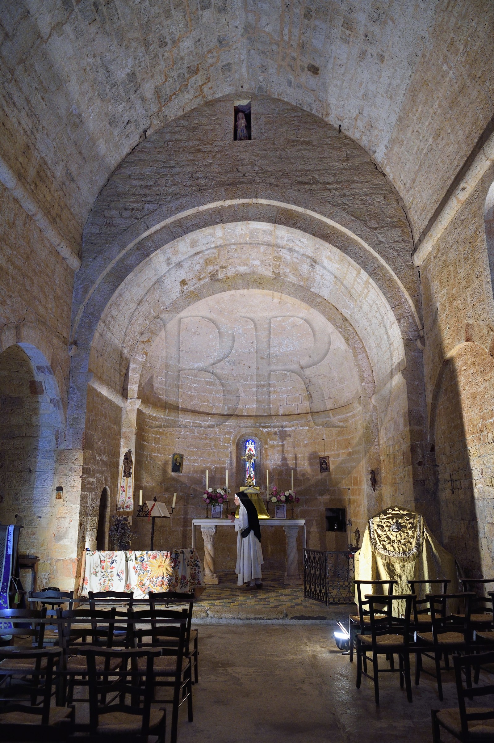 France, Var (83), Dracénie, Ampus, chapelle Notre Dame de Spéluque (XIIème siècle), classée Monument Historique propriété privée, Sœur Marie du Saint-Esprit, dominicaine qui préserve la chapelle