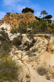 Portugal, Algarve, Olhos de Agua, les falaises rouges de Praia da Falésia