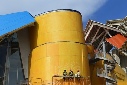 Panama, Panama City, le Musée de la biodiversité nommé Pont de la vie de Panama par l'architecte Frank Gehry, encore en construction en 2014