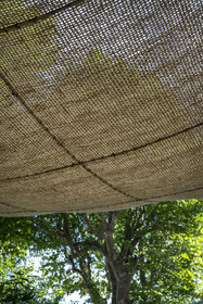 France, Drôme (26), Drôme provençale, Nyons, La Scourtinerie, dernière manufacture de scourtins de Provence, les ombrières sont une de leur grande spécialité