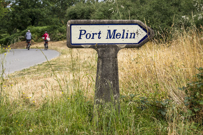 France, Morbihan (56), Ile de Groix, panneau indicateur historique Michelin