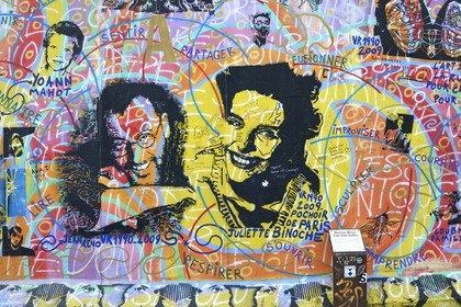 Allemagne, Berlin, Friedrichshain-Kreuzberg, East Side Gallery, le mur, oeuvre de l'artiste Hervé Morlay des années 1990 et rénovée en 2009