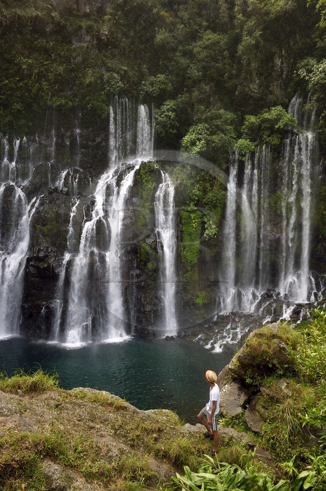 France, Ile de la Reunion, Saint Joseph, rivière Langevin sur les flanc du Volcan Piton de la Fournaise, cascade de Grand Galet ou cascade Langevin