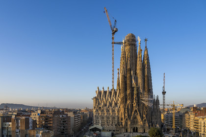 Espagne, Catalogne, Barcelone, quartier de l'Eixample, basilique de la Sagrada Familia de l'architecte du modernisme catalan Antoni Gaudi classée Patrimoine Mondial de l'UNESCO, façade de la Nativité