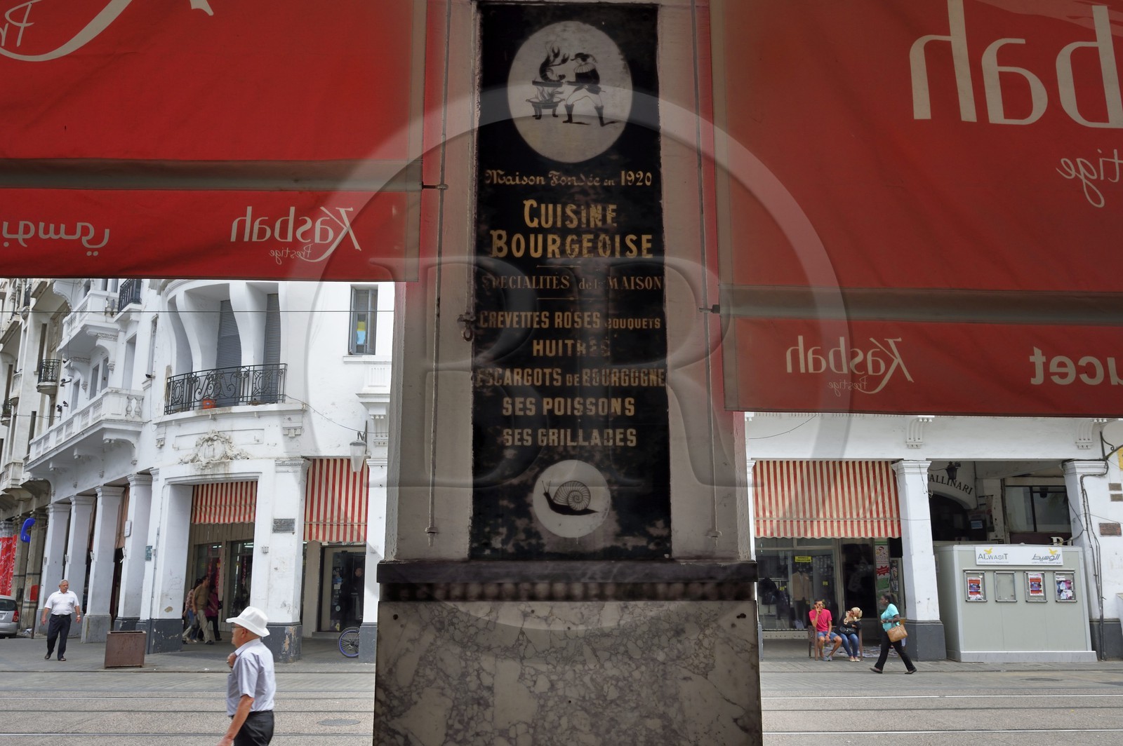 Maroc, Casablanca, Café restaurant Au Petit Poucet sur le boulevard Mohammed V que fréquentait l'aviateur Antoine de Saint Exupery