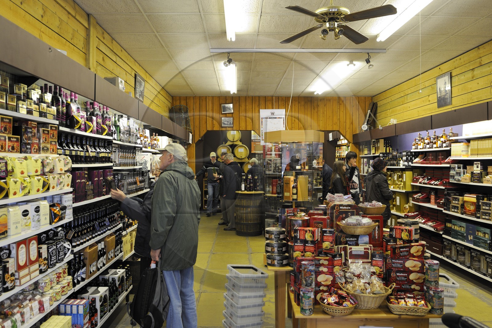 Royaume-Uni, Ecosse, région des Highlands, Inverness, le whisky shop