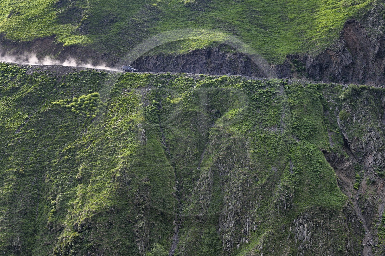 Géorgie, Kakheti, region de Touchétie, la très spectaculaire piste qui relie Telavi à Omalo en passant par le Col d'Abano à 2826 mètres