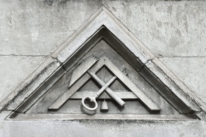 France, Dordogne (24), Périgord Blanc, Périgueux, le temple maçonnique, les sculptures représentant les emblèmes maçonniques furent détruites début 1941 sur ordre du Régime de Vichy et ne furent reconstituées qu'en 1987