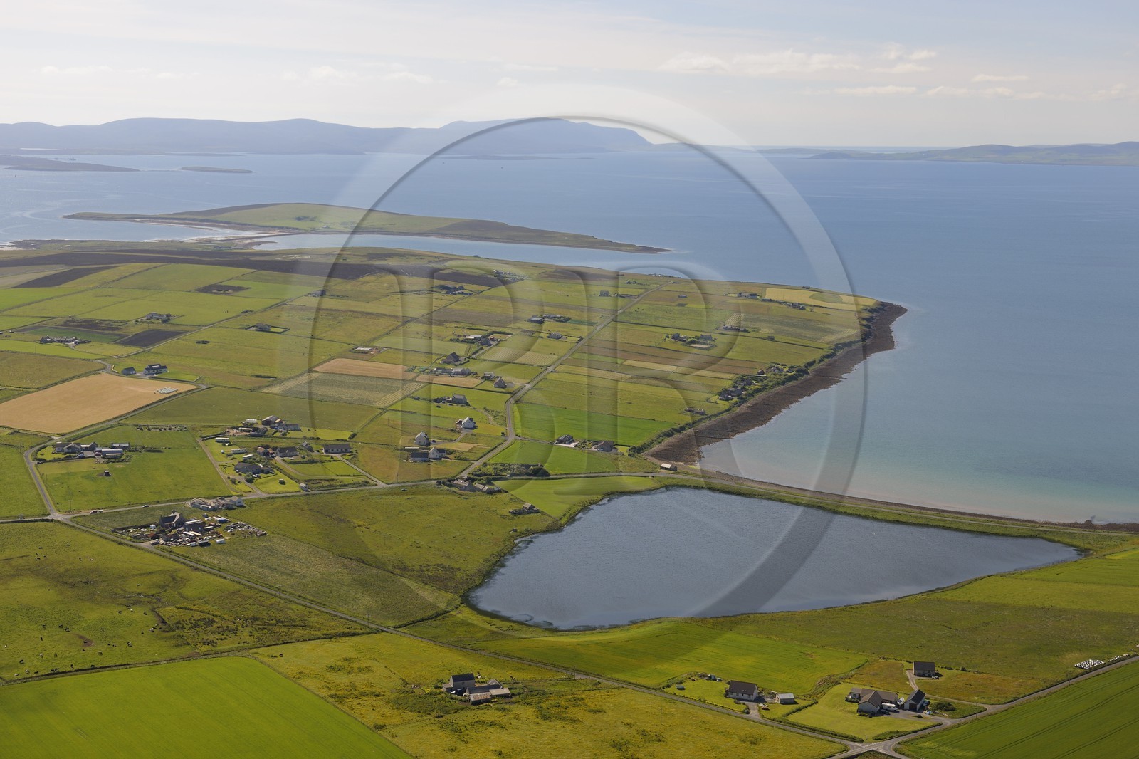 Royaume-Uni, Ecosse, Iles Orcades, Ile de Burray et la rade de Scapa Flow (vue aérienne)