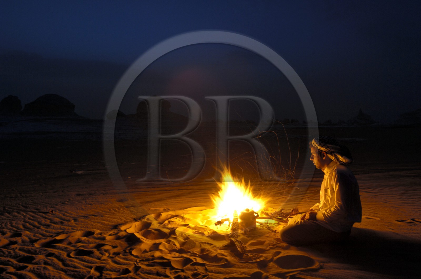 Egypt, Libyan Desert,  the White Desert North of Farafra, campfire