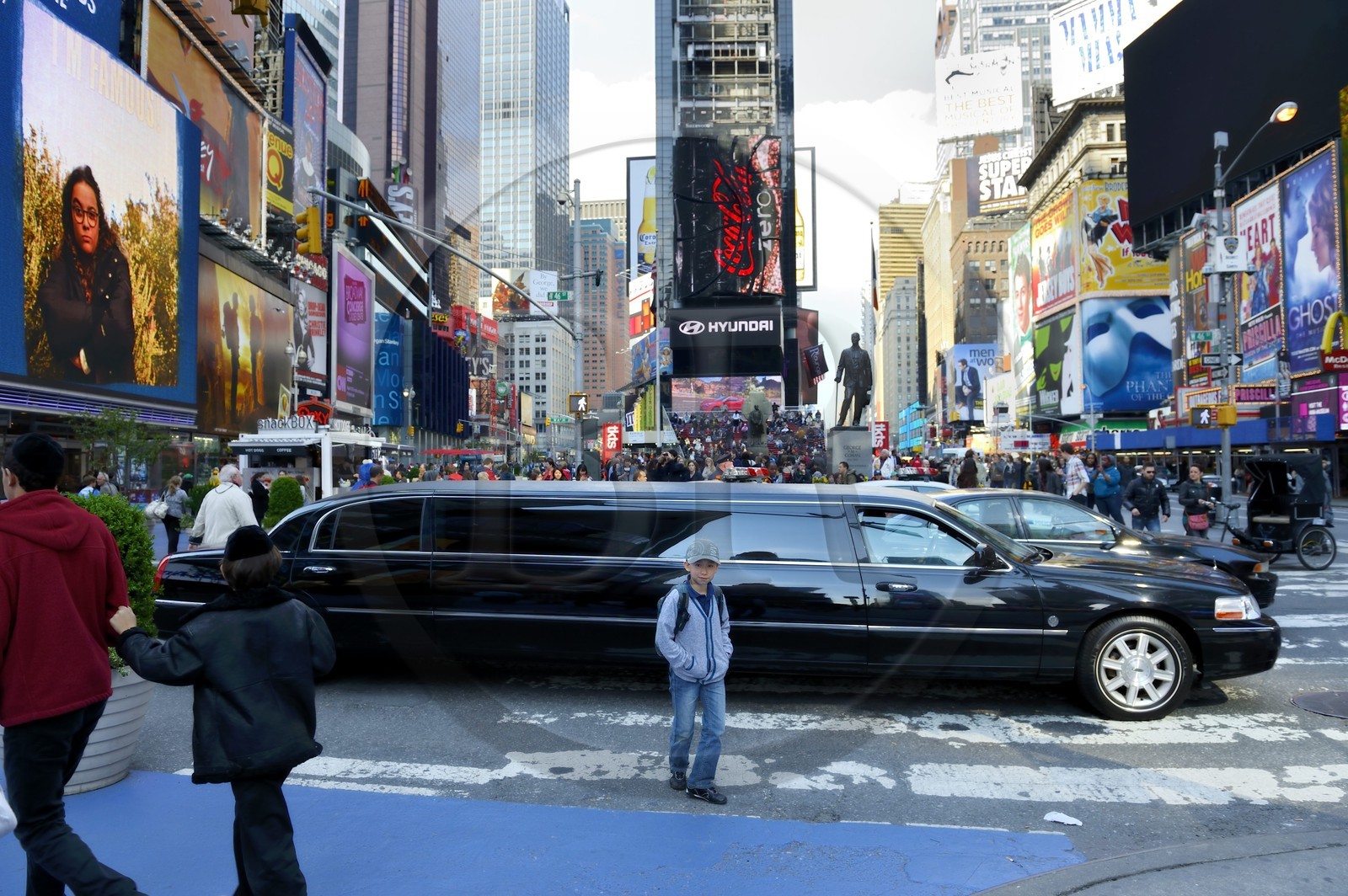 Etats-Unis, New York, Manhattan, Midtown, Times Square, limousine