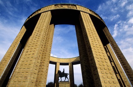 Belgique, Flandre-Occidentale, ville de Nieuwport, monument à la gloire du Roi Albert 1er