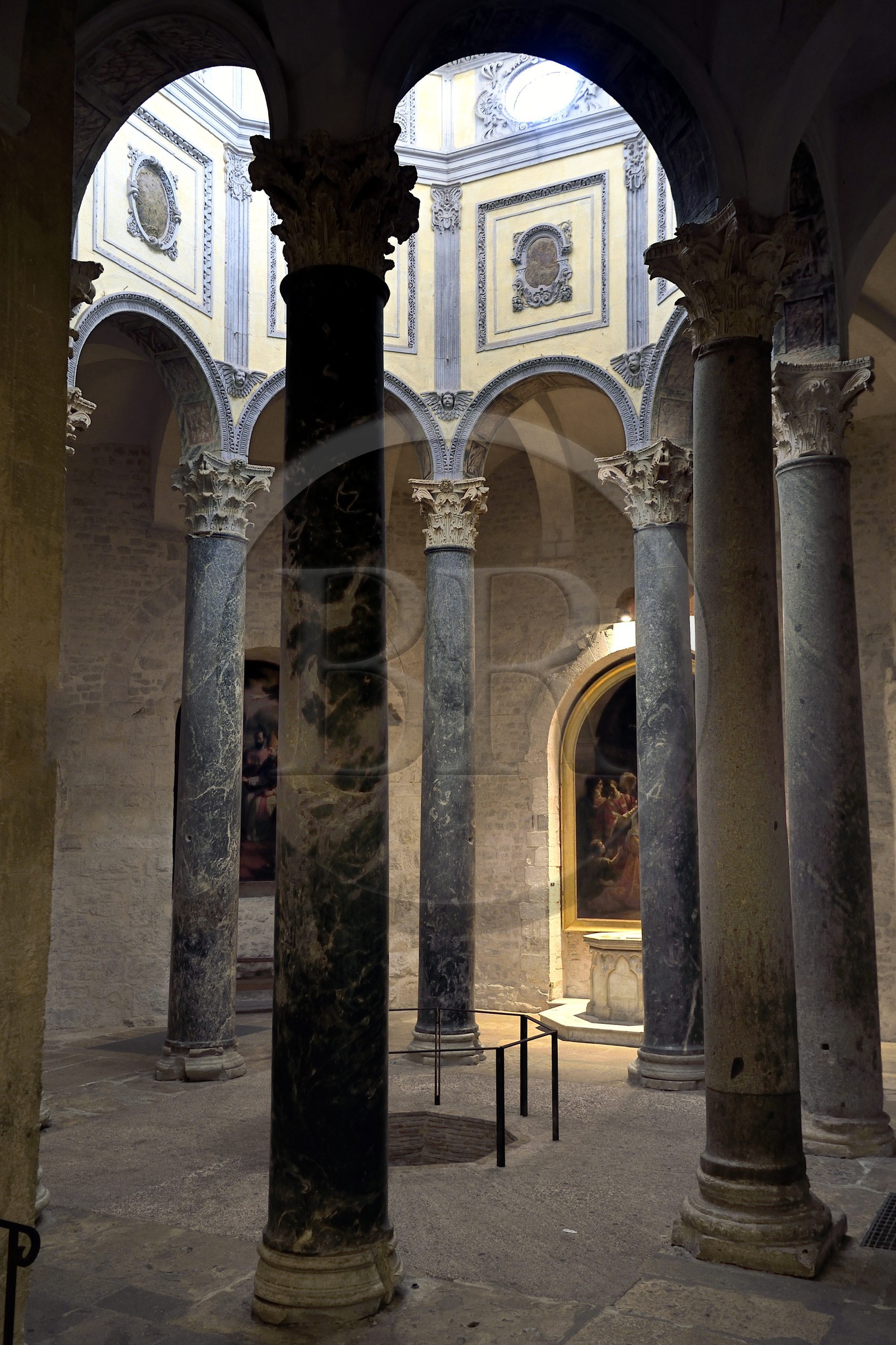 France, Bouches-du-Rhône (13), Aix en Provence, Cathédrale Saint-Sauveur, baptistère