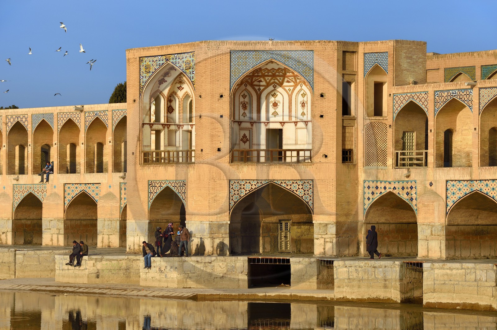 Iran, Isfahan Province, Isfahan, Khaju Bridge on the Zayandeh river