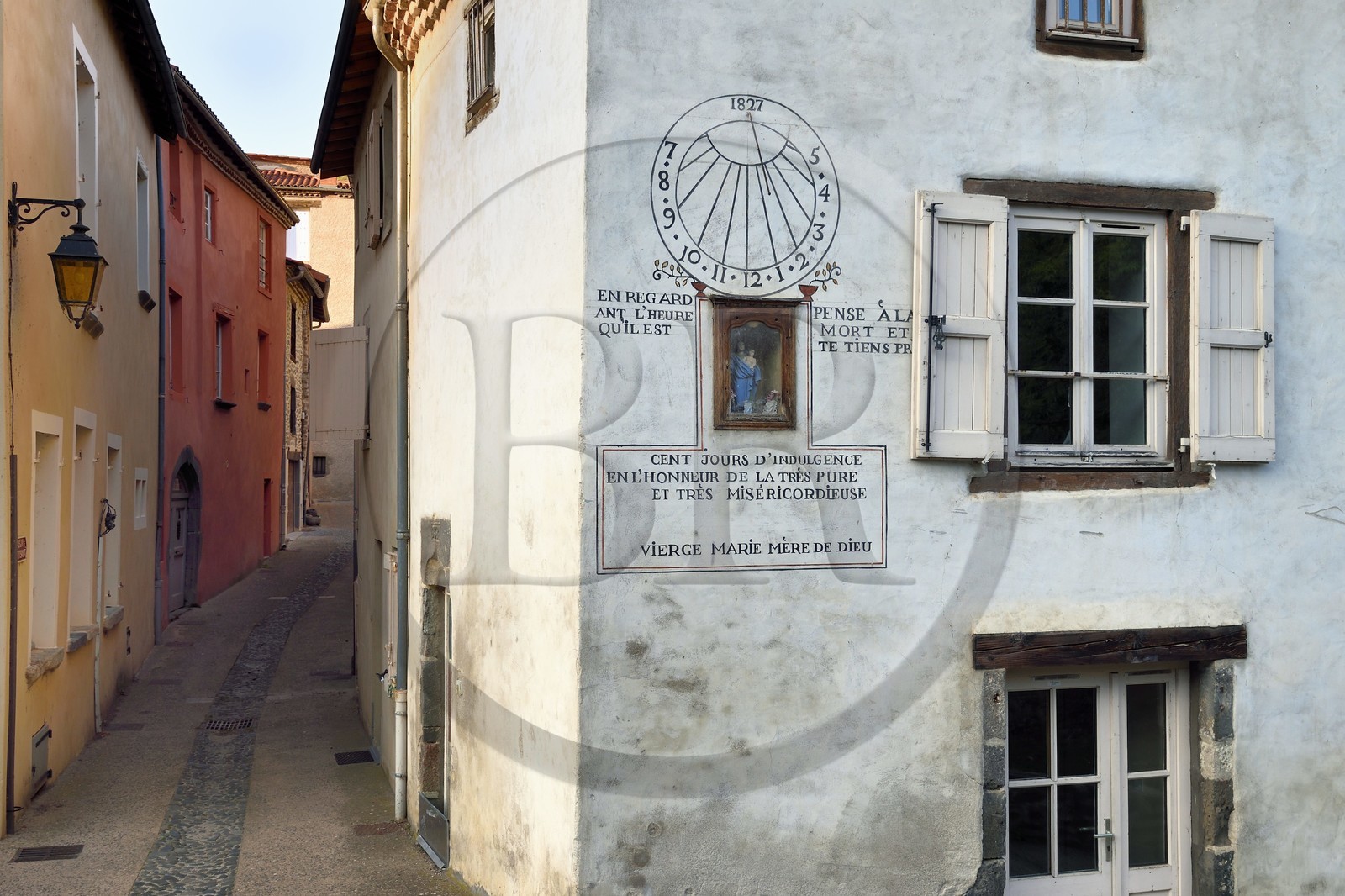 France, Haute-Loire (43), Blesle, labellisé Les Plus Beaux Villages de France, cadran solaire de 1827