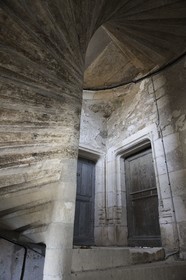 France, Nièvre (58), La Charité-sur-Loire, escalier à vis de la tour du Prieur
