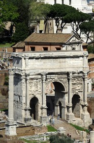 Italie, Latium, Rome, centre historique classé Patrimoine Mondial de l'UNESCO, le forum Romain, Arc de triomphe de Septime Sévère (Septimius Severus)