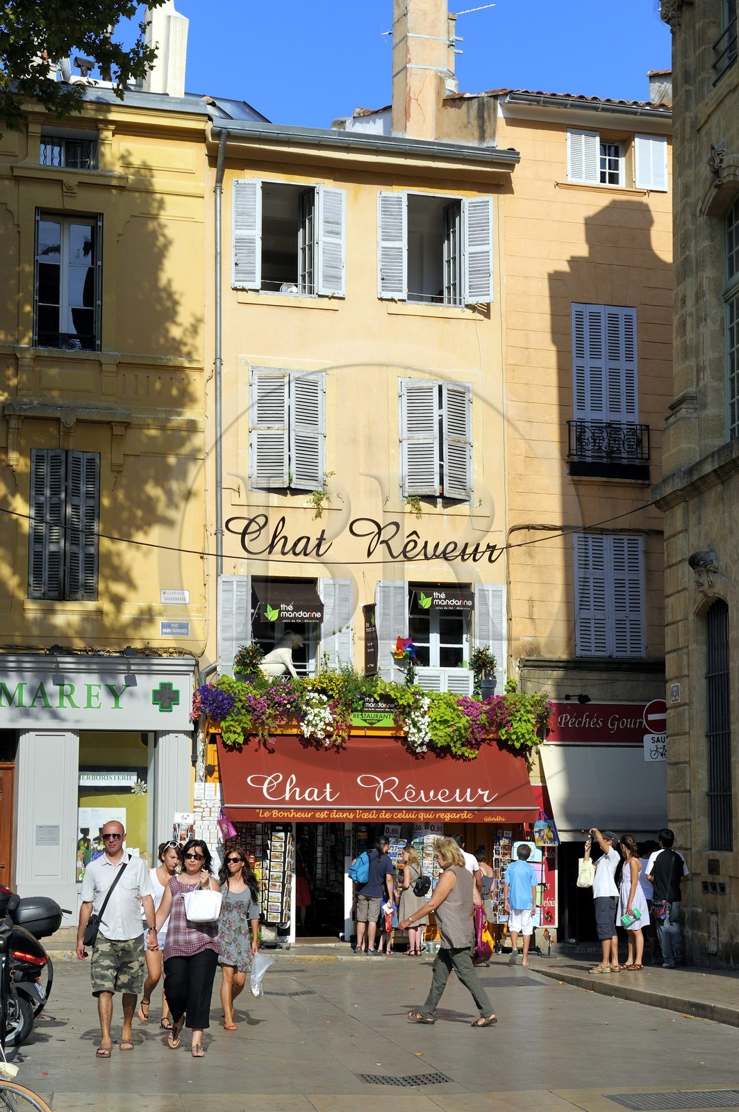 France, Bouches-du-Rhône (13), Aix-en-Provence, boutique place de l'Hôtel de ville