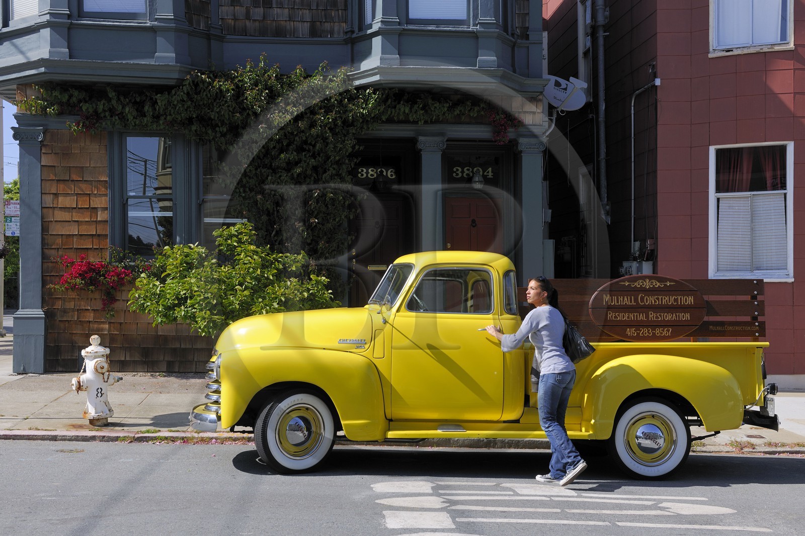 Etats-Unis, Californie, San Francisco, vieille camionette Chevrolet restorée dans le quartier de Noe Valley