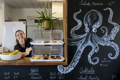 France, Vendée (85), Longeville-sur-Mer, Bérengère Doux co-fondatrice de Moments Café à la plage du Bouil
