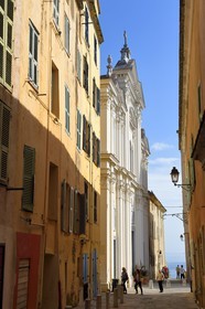 France, Haute-Corse (2B), Bastia, la Citadelle quartier de Terra-Nova, rue Notre-Dame et l'ancienne cathédrale Sainte-Marie en arrière plan