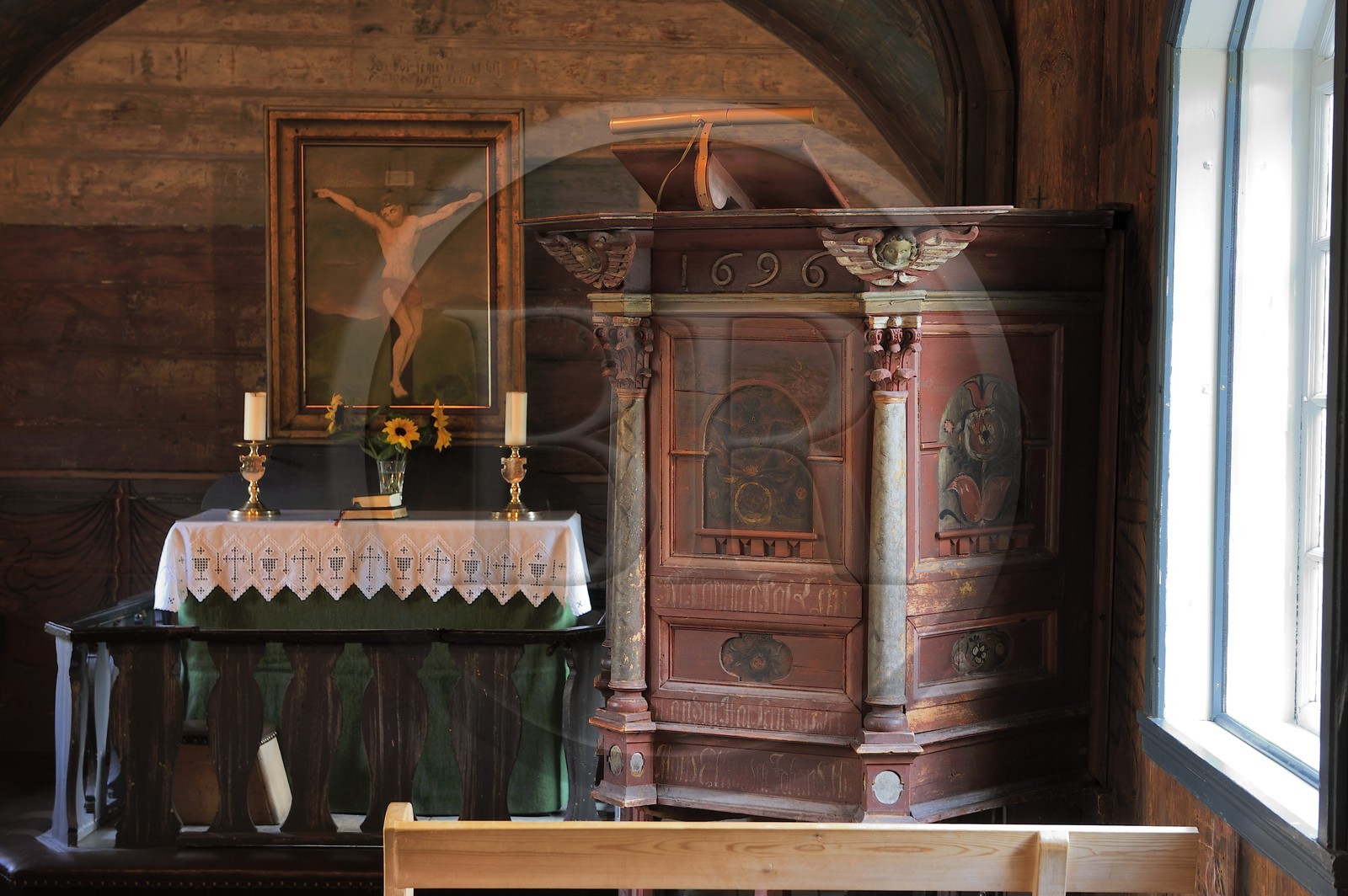 Norvège, Laerdal, Undredal sur le fjord d'Aurland, église en bois debout (stavkirke) de 1147