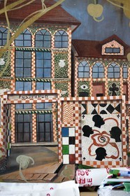 France, Paris (75), Barthelemy Toguo, l'artiste fondateur de Bandjoun Station au Cameroun représenté ici dans sa peinture