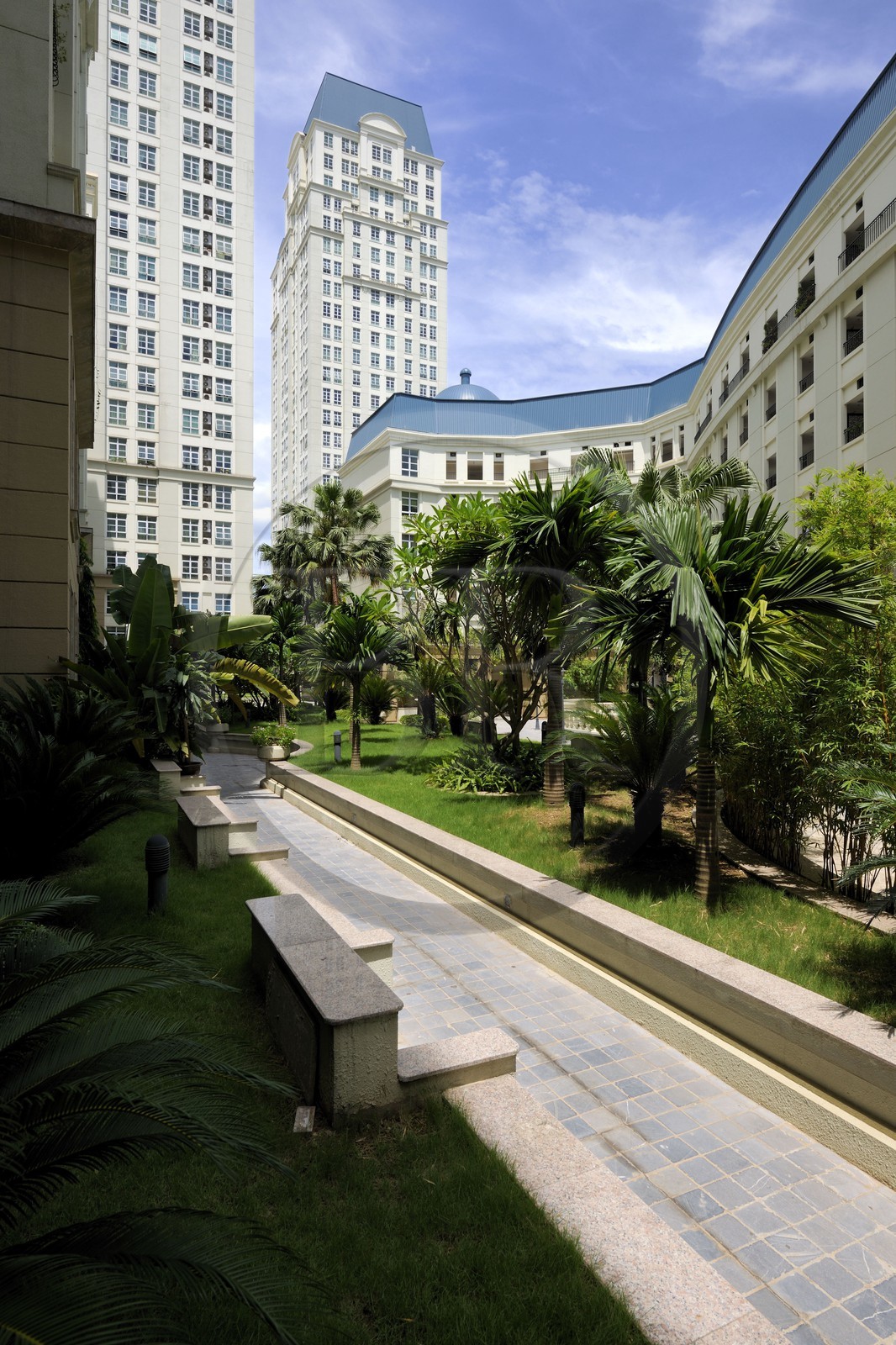 Vietnam, Hanoï, Cau Giay district, new luxury buildings The Manor