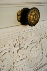 France, Yvelines (78), château de Versailles, classé Patrimoine Mondial de l'UNESCO, le domaine de Marie-Antoinette, le Petit Trianon, poignée de porte