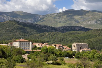 France, Alpes-de-Haute-Provence (04), Parc Naturel Régional du Verdon, Grand Canyon du Verdon, La-Palud-Sur-Verdon et son château