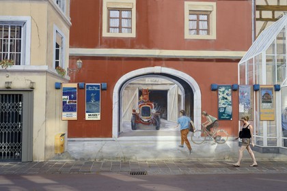 France, Haut-Rhin (68), Mulhouse, mur peint dans la rue Lambert, facade en trompe-l'oeil