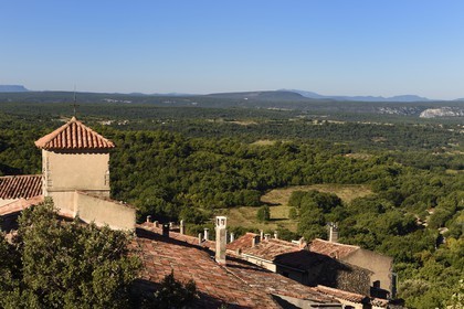 France, Var (83), Parc Naturel Régional du Verdon, village de Baudinard-sur-Verdon, vue vers la vallée du Verdon