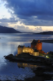 Royaume-Uni, Ecosse, région des Highlands, comté de Ross & Cromarty, Eilean Donan Castle, château à l'entrée du Loch Duich