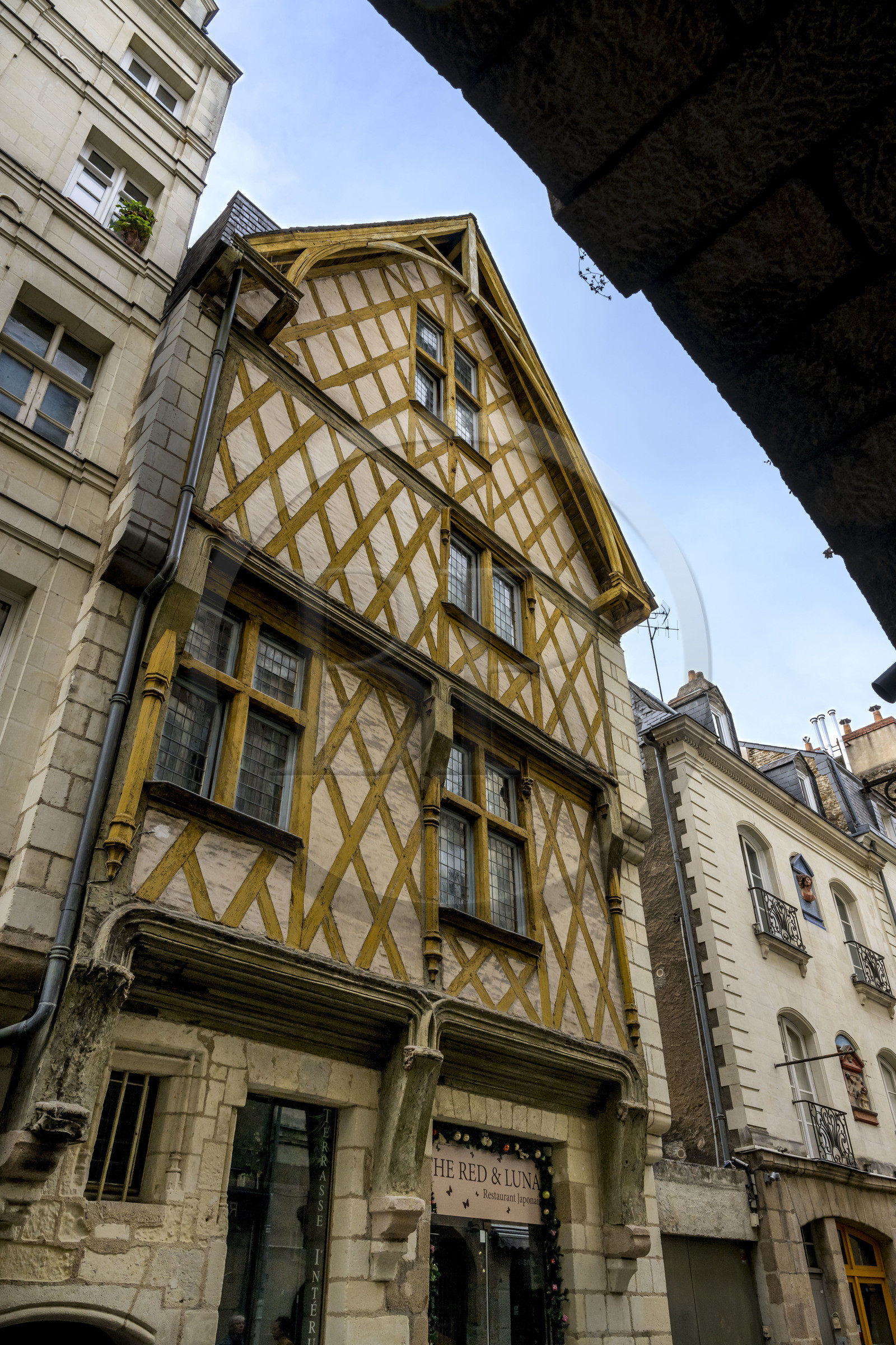 France, Loire Atlantique, Nantes, Bouffay district, half-timbered house at the end of the 15th century in rue de la Juiverie