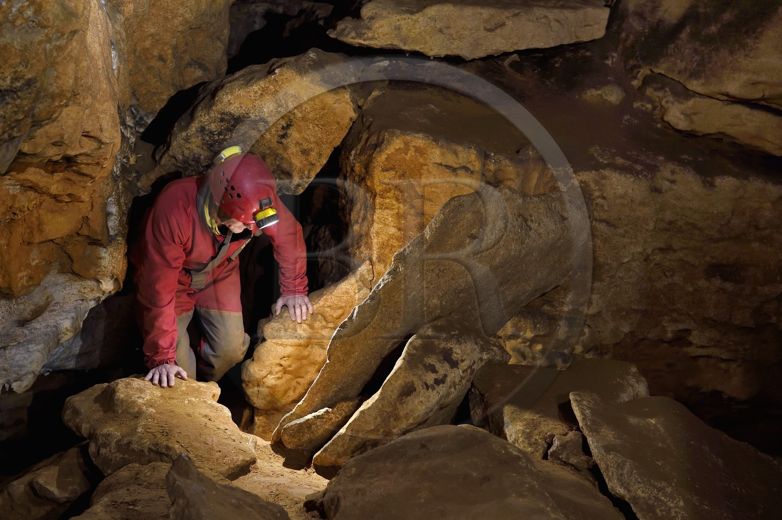 France, Dordogne (24), Périgord Noir, vallée de la Dordogne, Groléjac, initiation à la spéléologie avec Laurent Lignac de Couleur Périgord dans la grotte du Pechialet