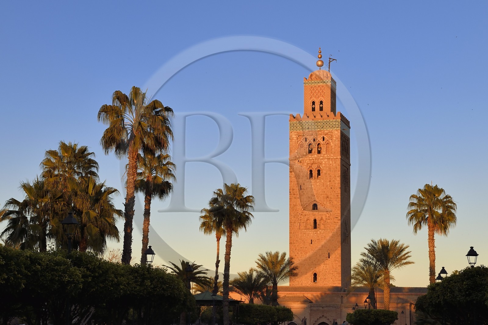 Maroc, Haut-Atlas, Marrakech, ville impériale, Médina classée Patrimoine Mondial de l'UNESCO, la mosquée la Koutoubia et son minaret