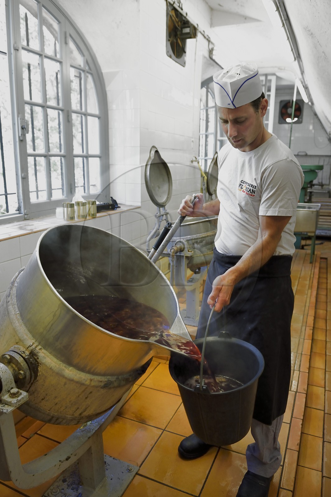 France, Alpes-Maritimes, Pont du Loup at Tourrettes-sur-Loup, Confiserie Florian, preparation of rose jam